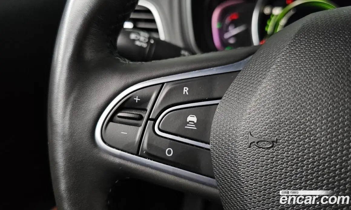 Renault (Samsung) QM6 2024 2.0 автомат (гидро), фото 26 Renault (Samsung) QM6 2024 2.0 автомат (гидро), фото 26