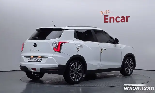 SsangYong TIBOLI 2016 1.6 автомат (гидро), миниатюра 2