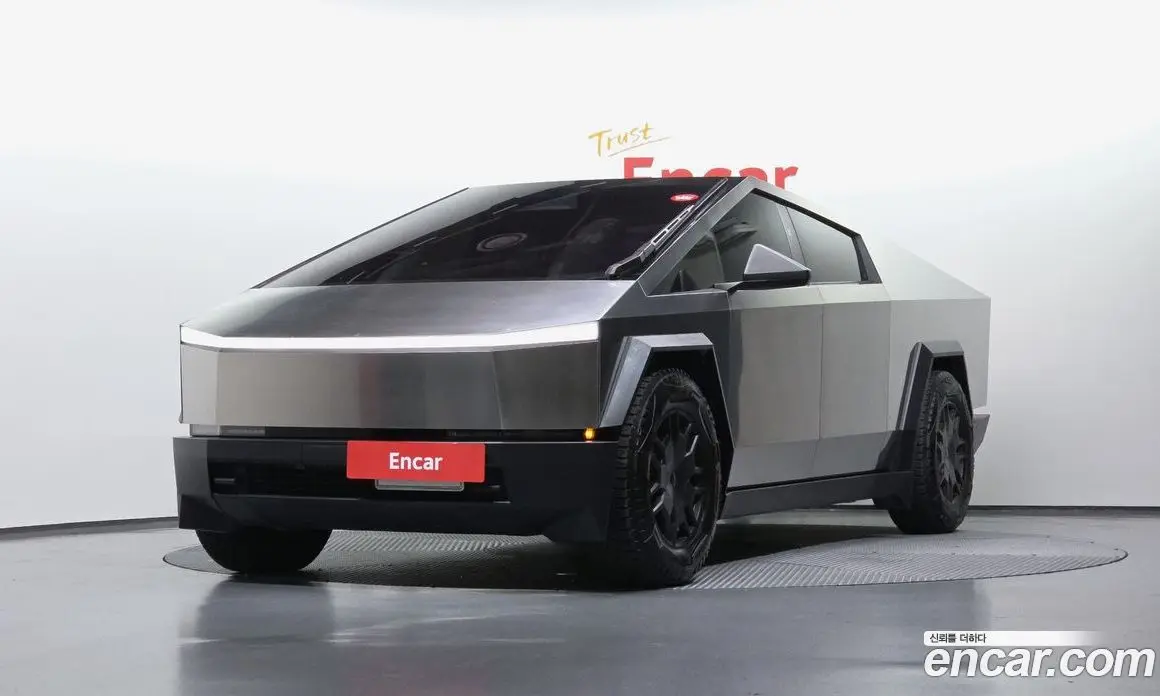 Tesla Cybertruck 2024 0.1 автомат (гидро), фото 1 Tesla Cybertruck 2024 0.1 автомат (гидро), фото 1