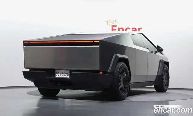 Tesla Cybertruck 2024 0.1 автомат (гидро), миниатюра 2 Tesla Cybertruck 2024 0.1 автомат (гидро), миниатюра 2