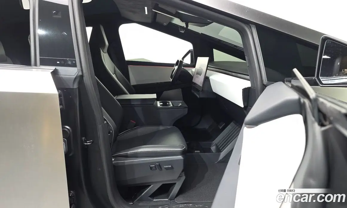 Tesla Cybertruck 2024 0.1 автомат (гидро), фото 11 Tesla Cybertruck 2024 0.1 автомат (гидро), фото 11