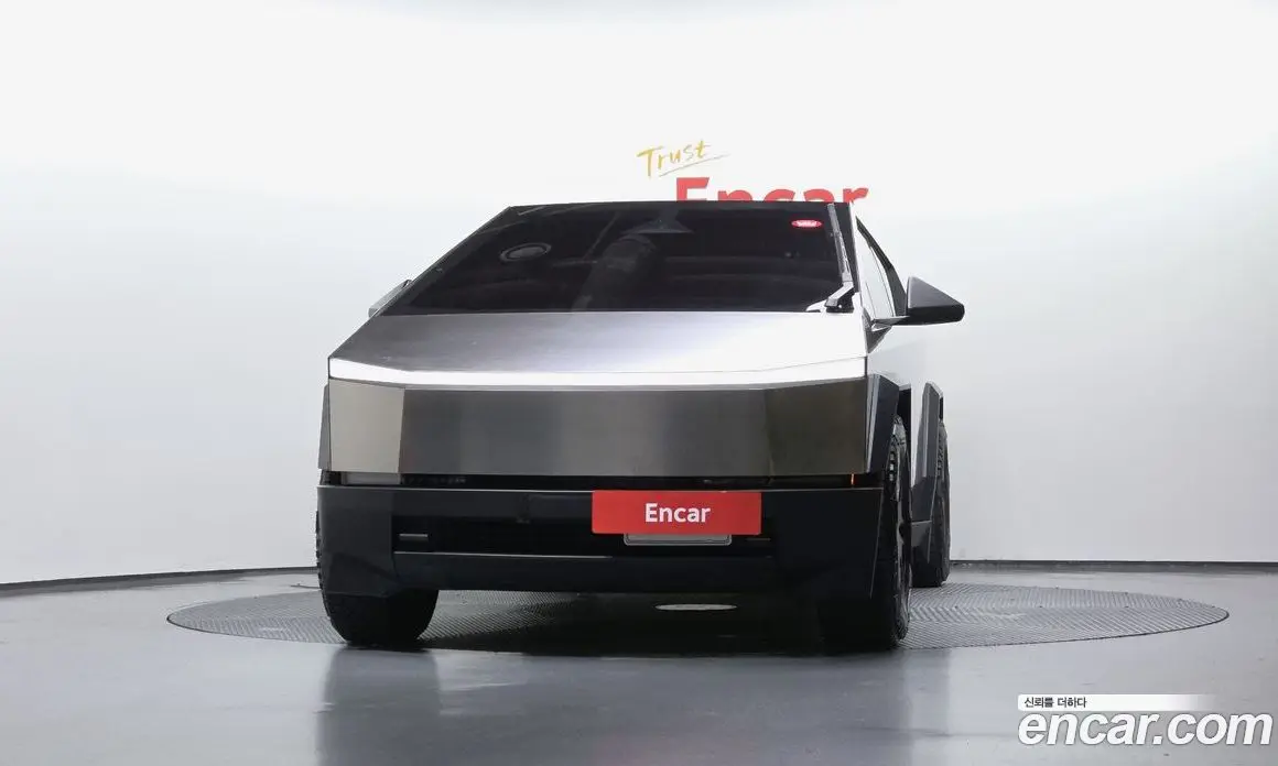 Tesla Cybertruck 2024 0.1 автомат (гидро), фото 3 Tesla Cybertruck 2024 0.1 автомат (гидро), фото 3