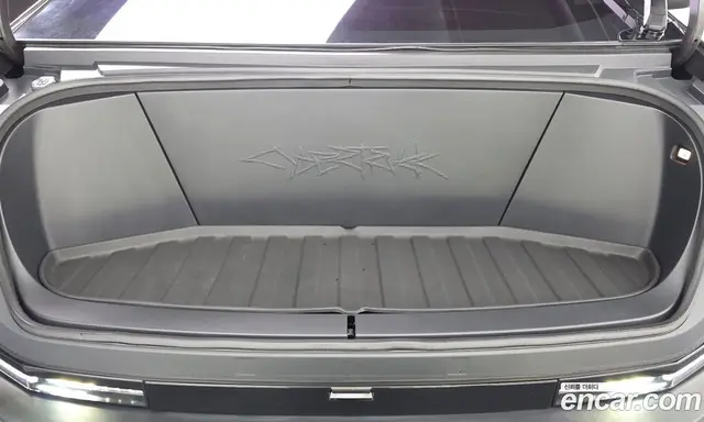 Tesla Cybertruck 2024 0.1 автомат (гидро), миниатюра 6 Tesla Cybertruck 2024 0.1 автомат (гидро), миниатюра 6