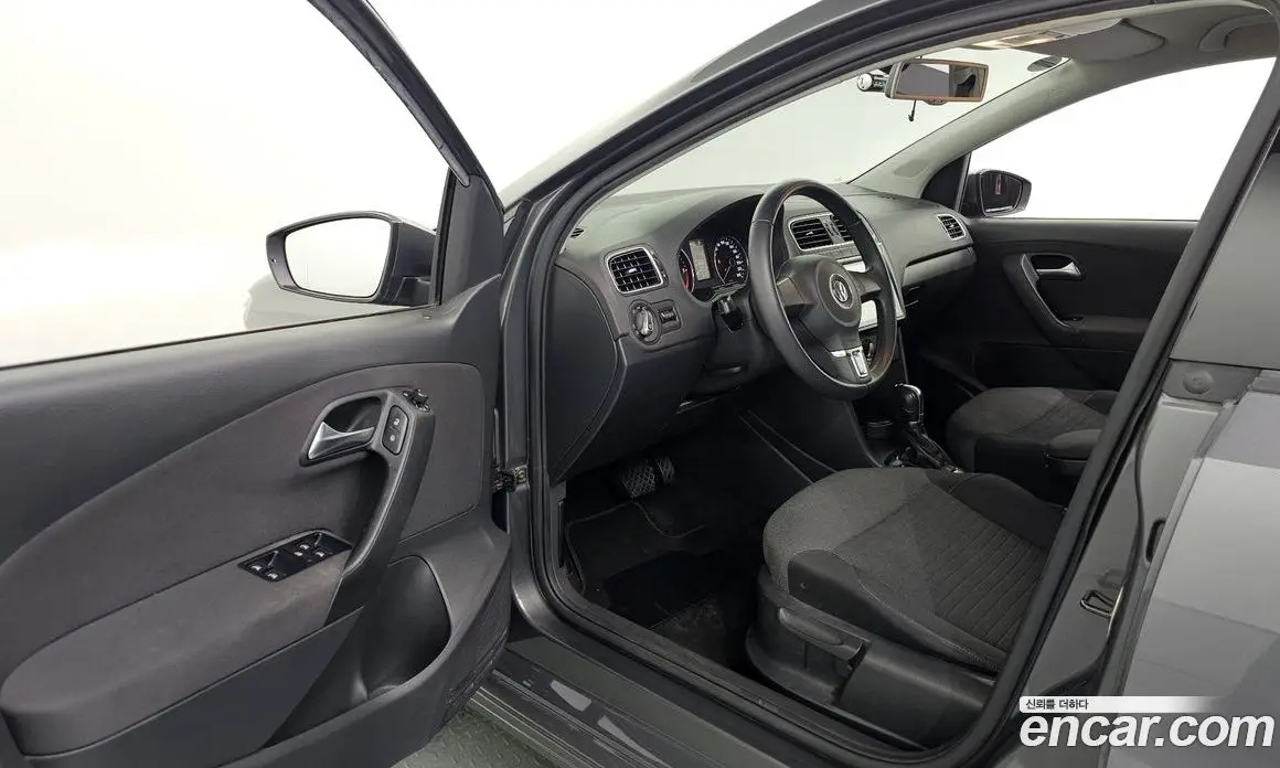 Volkswagen Polo 2013 1.6 автомат (гидро), фото 10 Volkswagen Polo 2013 1.6 автомат (гидро), фото 10