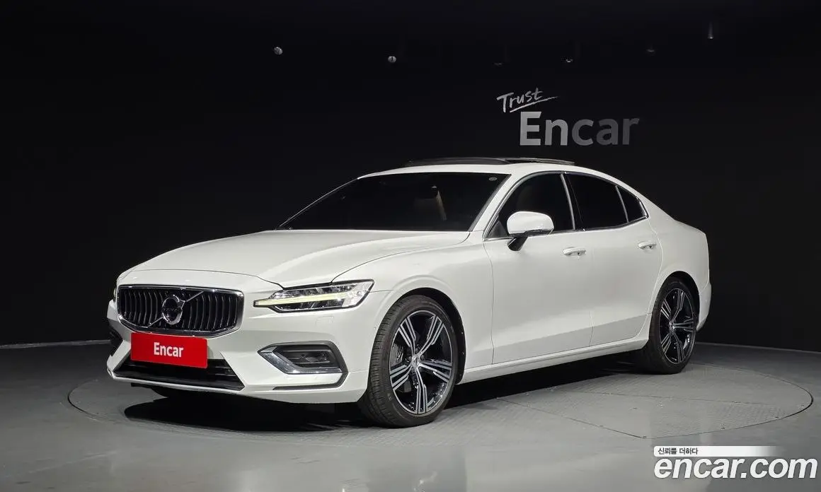 Volvo S60 2021 2.0 автомат (гидро), фото 1 Volvo S60 2021 2.0 автомат (гидро), фото 1