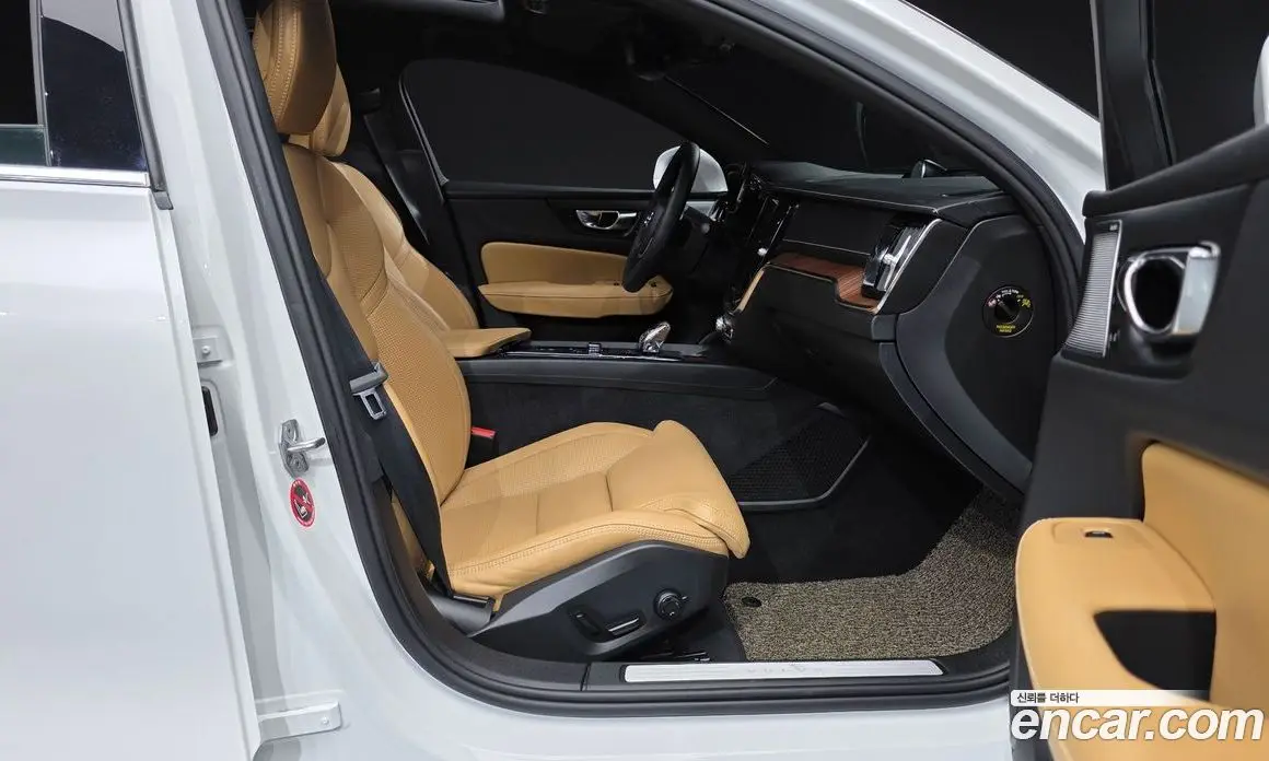 Volvo S60 2021 2.0 автомат (гидро), фото 11 Volvo S60 2021 2.0 автомат (гидро), фото 11