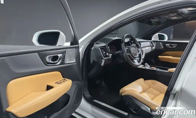 Volvo S60 2021 2.0 автомат (гидро), миниатюра 10 Volvo S60 2021 2.0 автомат (гидро), миниатюра 10