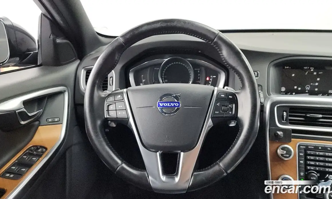 Volvo V60 2018 2.0 автомат (гидро), фото 19 Volvo V60 2018 2.0 автомат (гидро), фото 19