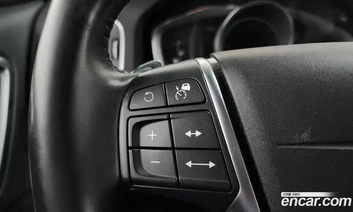 Volvo V60 2018 2.0 автомат (гидро), фото 22 Volvo V60 2018 2.0 автомат (гидро), фото 22