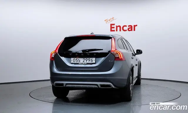 Volvo V60 2018 2.0 автомат (гидро), миниатюра 4 Volvo V60 2018 2.0 автомат (гидро), миниатюра 4