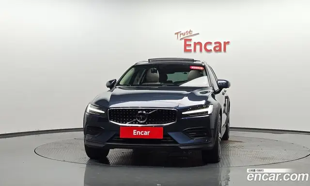 Volvo V60 2019 2.0 автомат (гидро), миниатюра 2 Volvo V60 2019 2.0 автомат (гидро), миниатюра 2