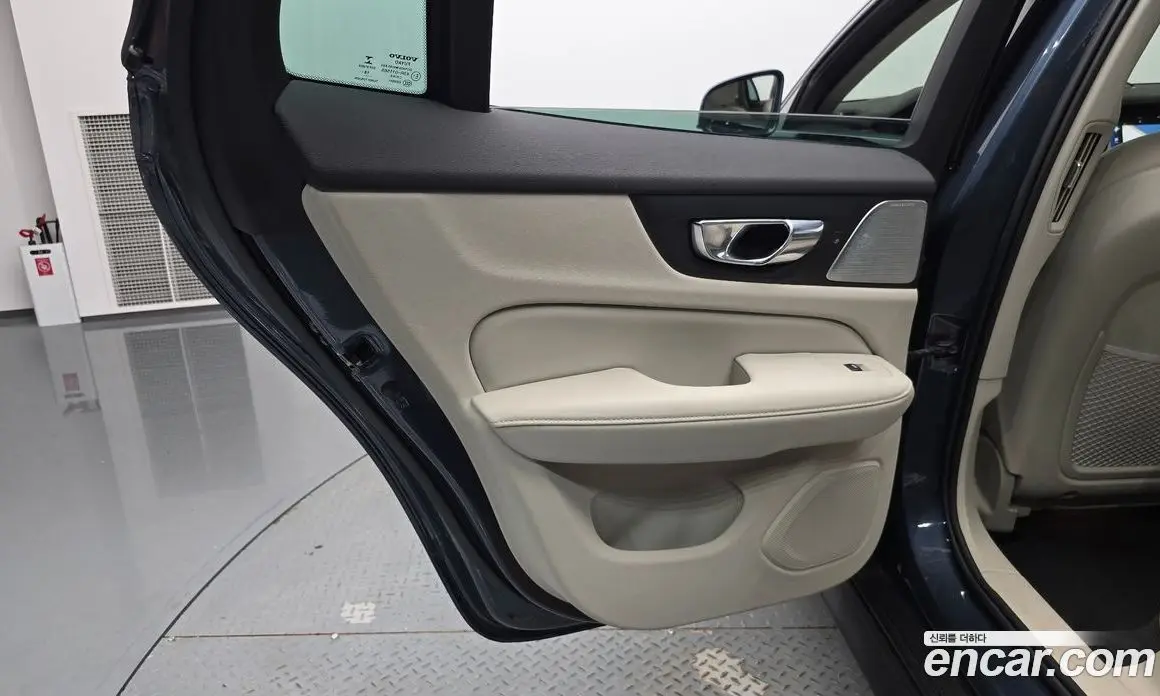Volvo V60 2019 2.0 автомат (гидро), фото 14 Volvo V60 2019 2.0 автомат (гидро), фото 14