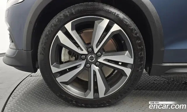 Volvo V60 2019 2.0 автомат (гидро), миниатюра 4 Volvo V60 2019 2.0 автомат (гидро), миниатюра 4
