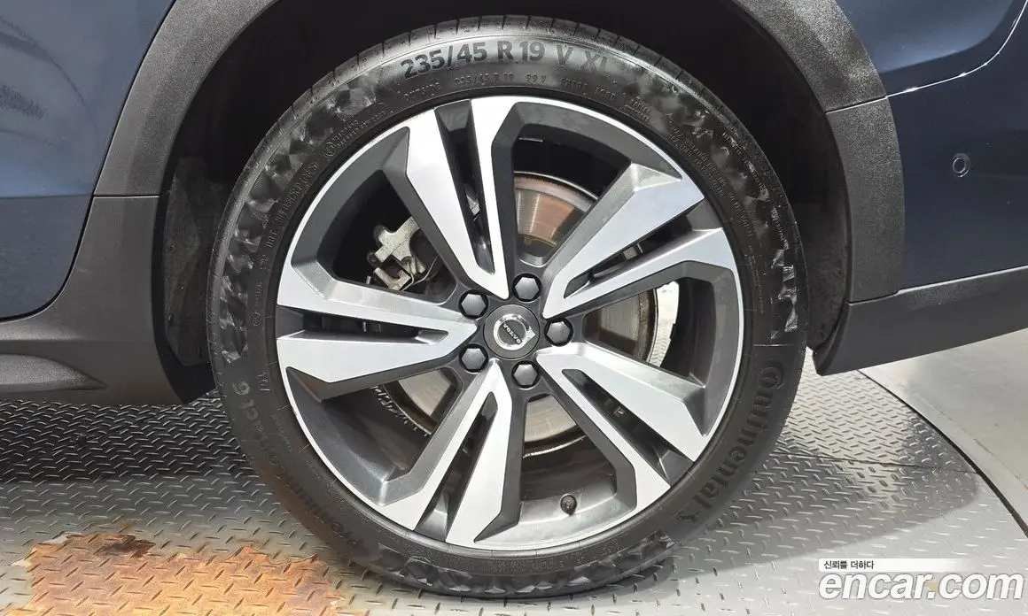 Volvo V60 2019 2.0 автомат (гидро), фото 6 Volvo V60 2019 2.0 автомат (гидро), фото 6