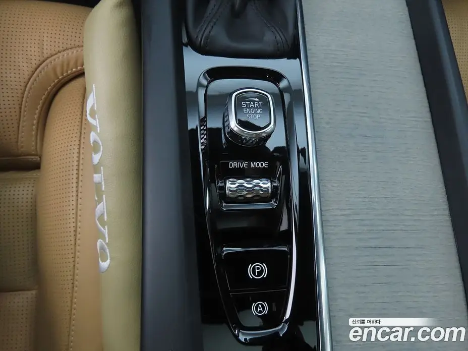 Volvo XC60 2018 2.0 автомат (гидро), фото 12 Volvo XC60 2018 2.0 автомат (гидро), фото 12