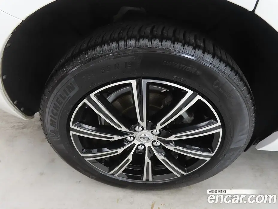 Volvo XC60 2018 2.0 автомат (гидро), фото 20 Volvo XC60 2018 2.0 автомат (гидро), фото 20