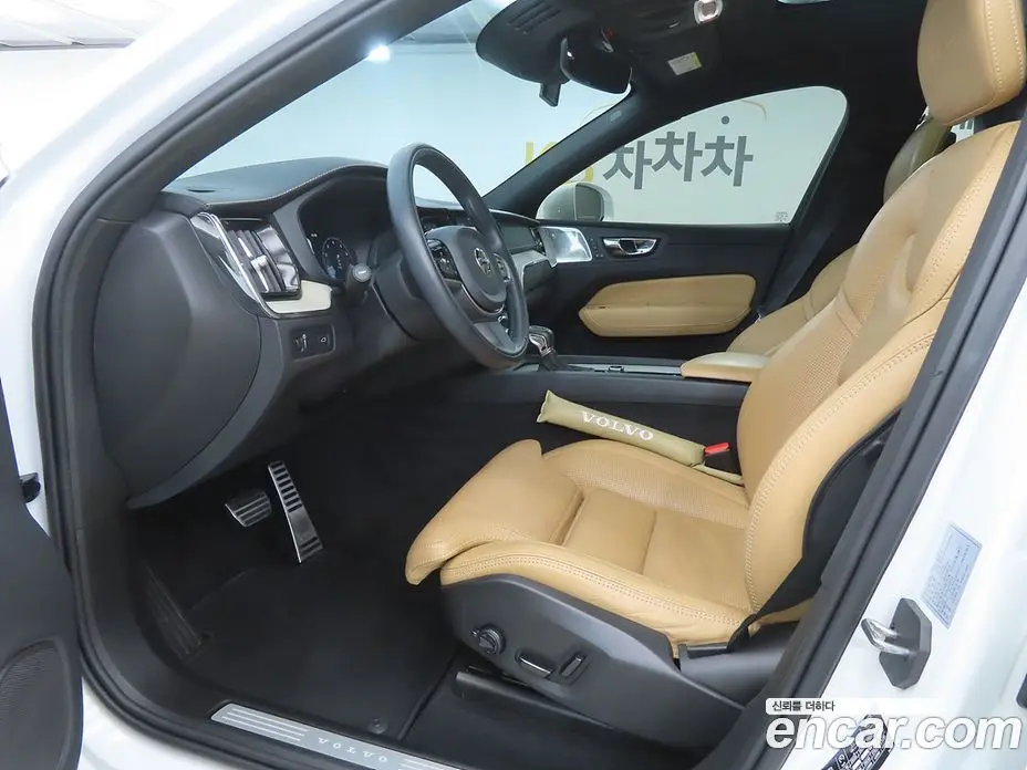 Volvo XC60 2018 2.0 автомат (гидро), фото 5 Volvo XC60 2018 2.0 автомат (гидро), фото 5