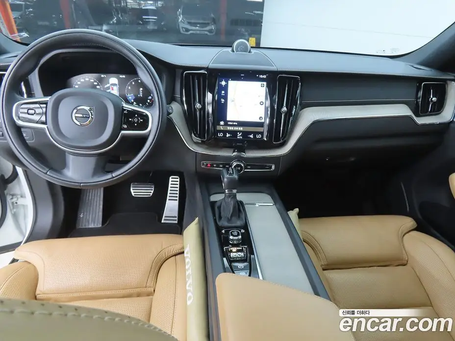 Volvo XC60 2018 2.0 автомат (гидро), фото 7 Volvo XC60 2018 2.0 автомат (гидро), фото 7