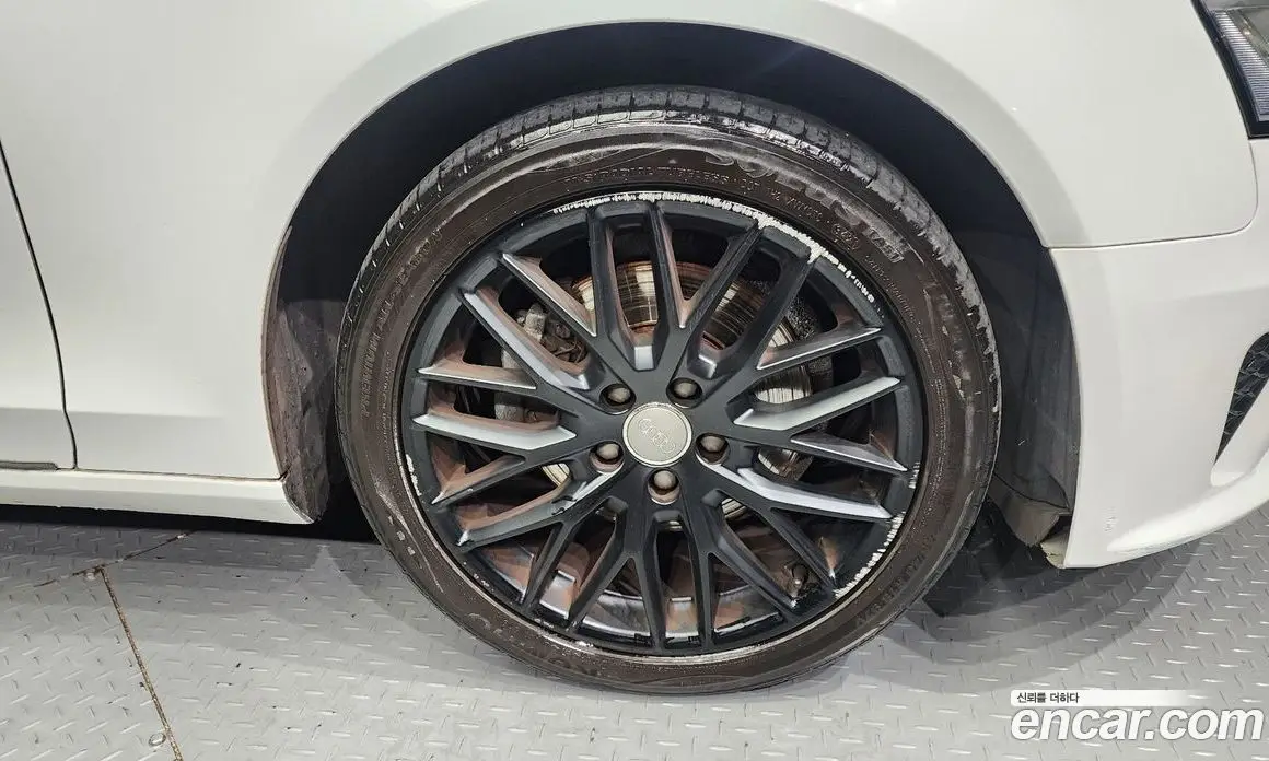 Audi A4 2015 2.0 автомат (гидро), фото 5 Audi A4 2015 2.0 автомат (гидро), фото 5