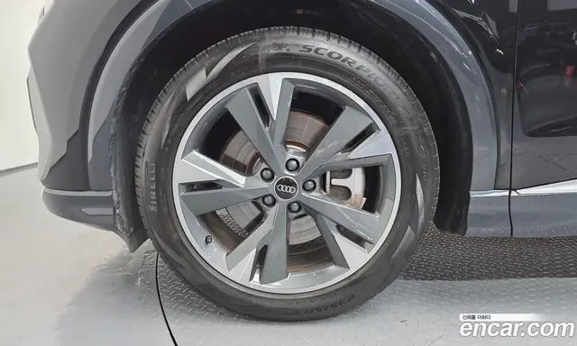 Audi Q4 e-tron 2022 0.2 автомат (гидро), миниатюра 5