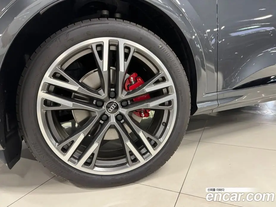 Audi Q5 2025 2.0 автомат (гидро), фото 4 Audi Q5 2025 2.0 автомат (гидро), фото 4