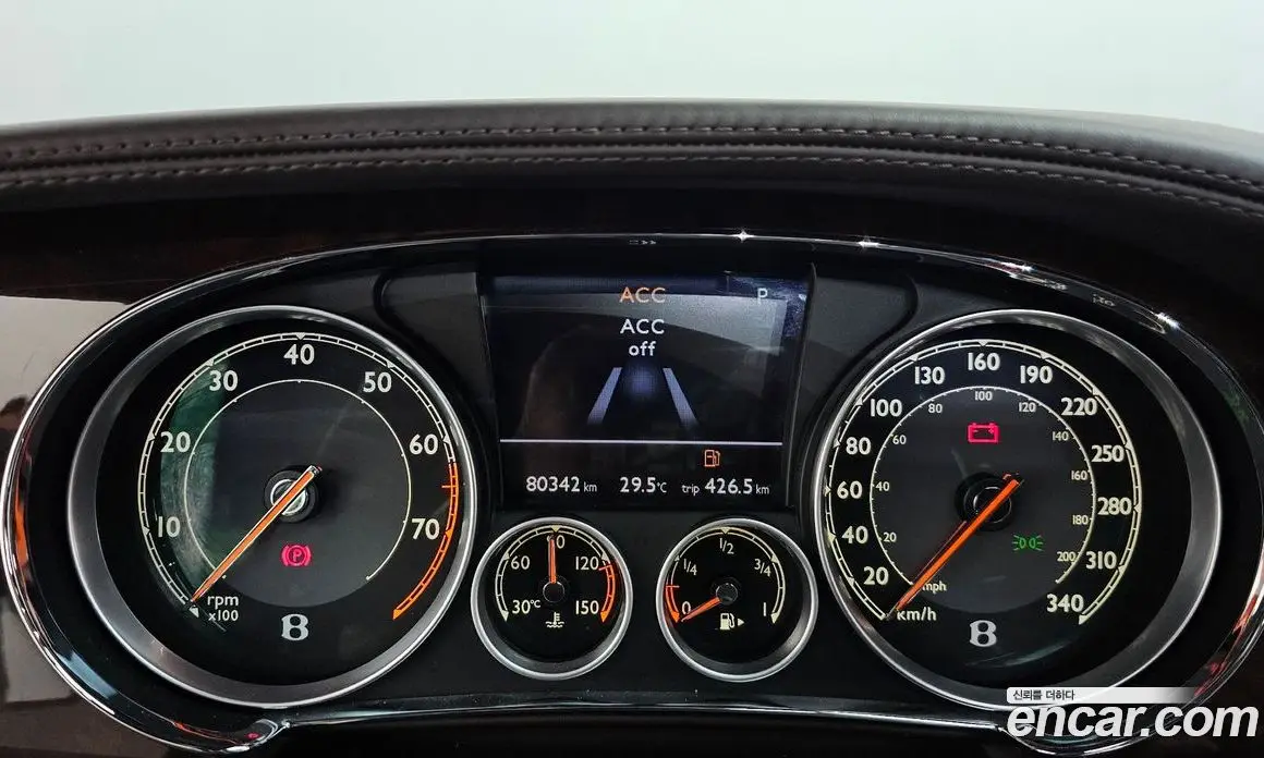 Bentley Flying Spur 2014 6.0 автомат (гидро), фото 8 Bentley Flying Spur 2014 6.0 автомат (гидро), фото 8