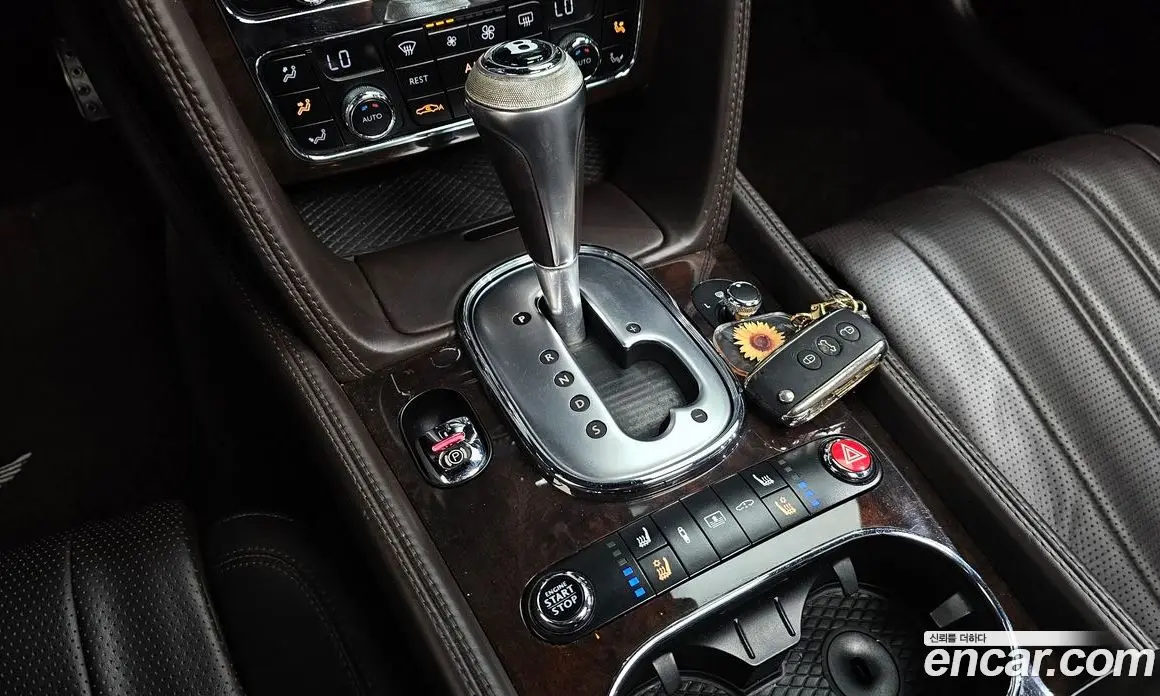 Bentley Flying Spur 2014 6.0 автомат (гидро), фото 9 Bentley Flying Spur 2014 6.0 автомат (гидро), фото 9