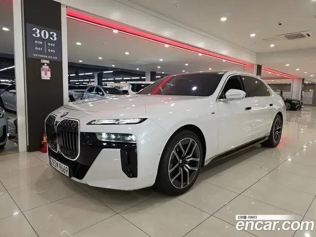 BMW 7 серия, 2025, 10 129 км