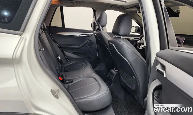 BMW X1 2016 2.0 автомат (гидро), миниатюра 12