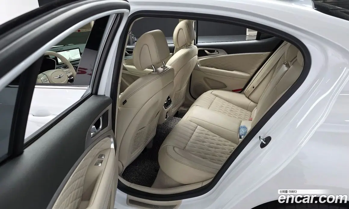 Genesis G70 2022 2.0 автомат (гидро), фото 12 Genesis G70 2022 2.0 автомат (гидро), фото 12