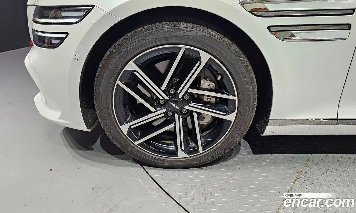 Genesis G80 2024 2.5 автомат (гидро), фото 5
