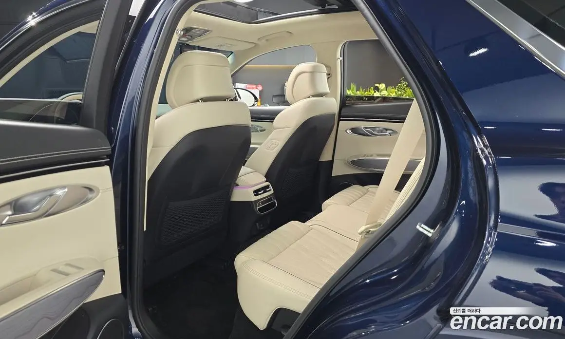 Genesis GV70 2022 2.5 автомат (гидро), фото 17 Genesis GV70 2022 2.5 автомат (гидро), фото 17