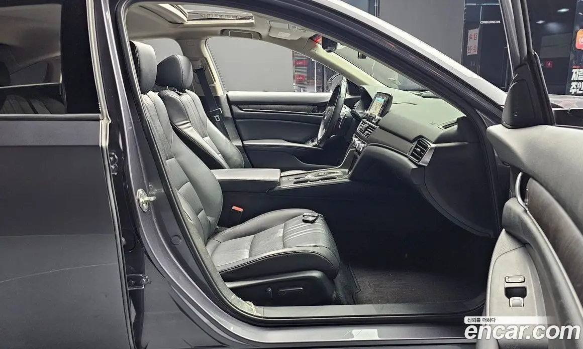 Honda Accord 2018 2.0 автомат (гидро), фото 11