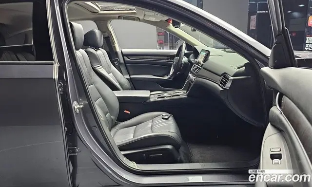 Honda Accord 2018 2.0 автомат (гидро), миниатюра 11