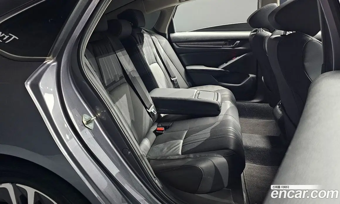 Honda Accord 2018 2.0 автомат (гидро), фото 12