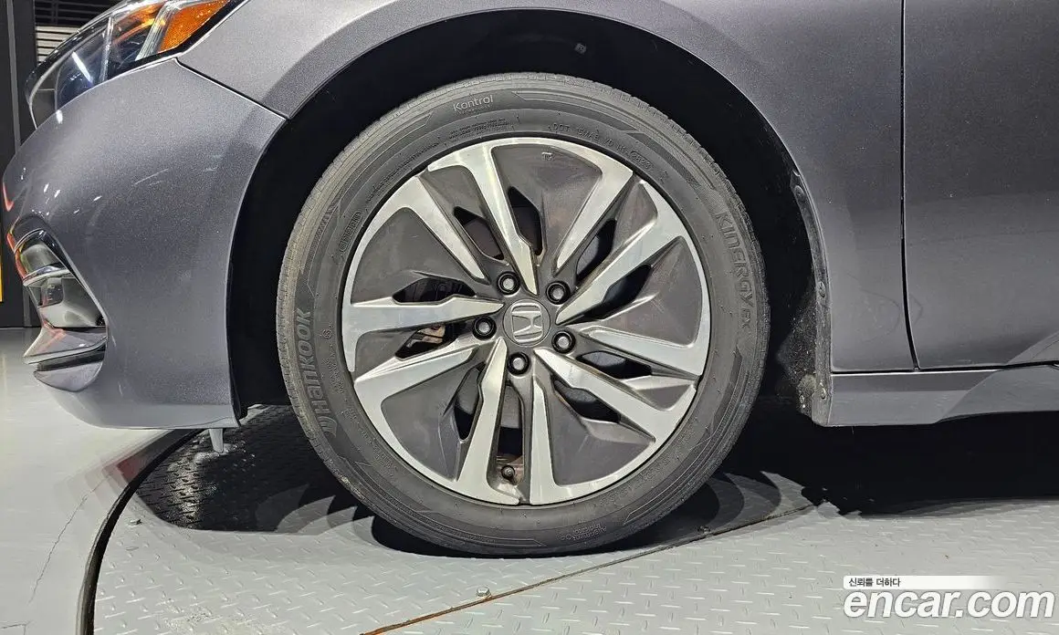 Honda Accord 2018 2.0 автомат (гидро), фото 5