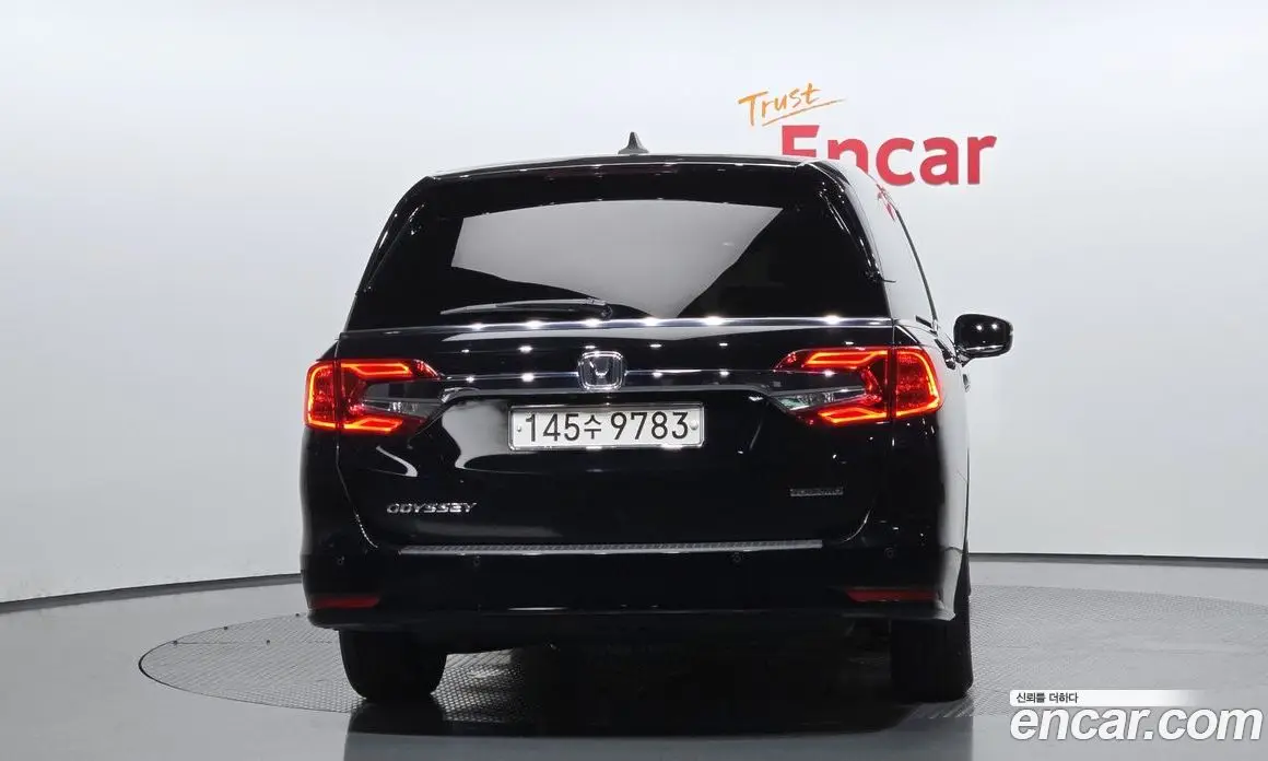 Honda Odyssey 2018 3.5 автомат (гидро), фото 4 Honda Odyssey 2018 3.5 автомат (гидро), фото 4