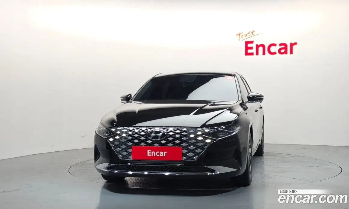 Hyundai Grandeur 2022 2.4 автомат (гидро), фото 3