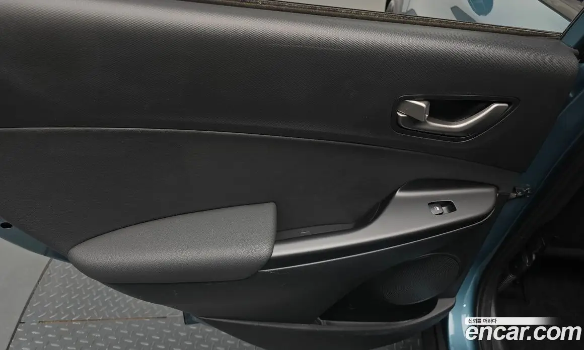 Hyundai Kona 2018 1.6 автомат (гидро), фото 14
