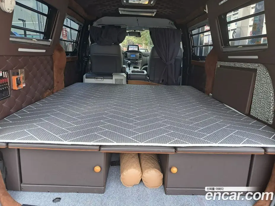 Hyundai Starex 2018 2.5 автомат (гидро), фото 18 Hyundai Starex 2018 2.5 автомат (гидро), фото 18
