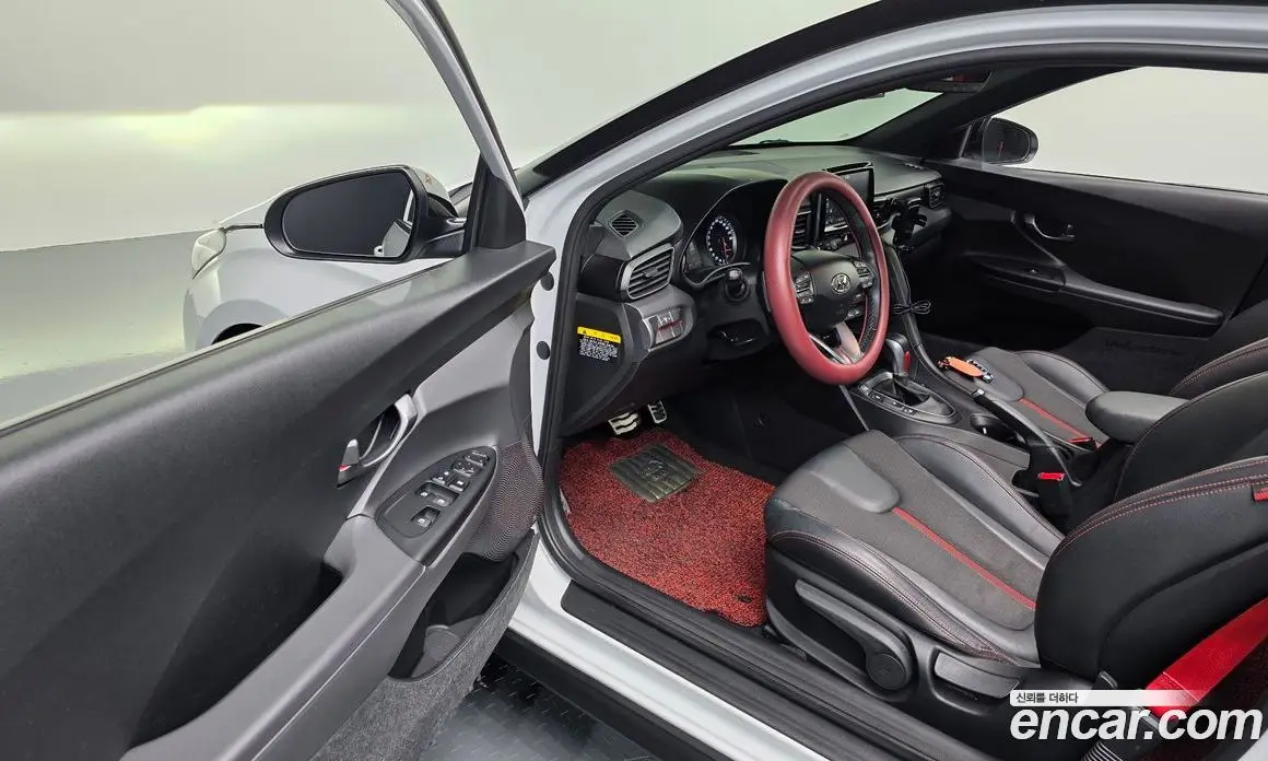 Hyundai Veloster 2018 1.6 автомат (гидро), фото 13