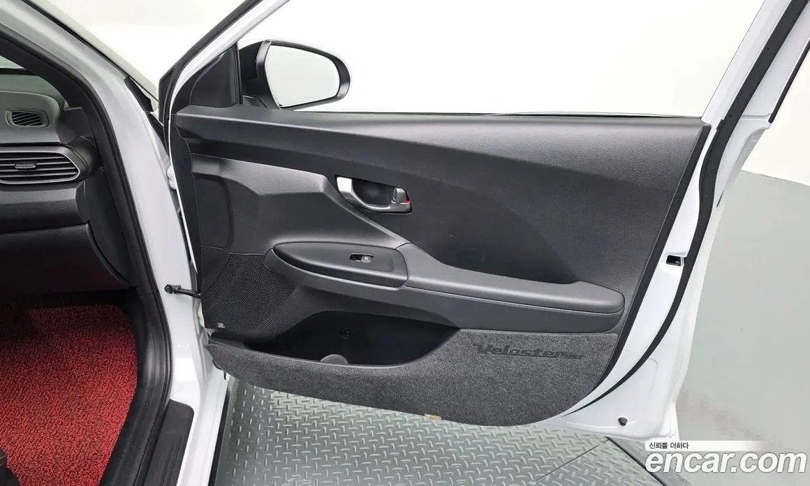 Hyundai Veloster 2018 1.6 автомат (гидро), фото 14