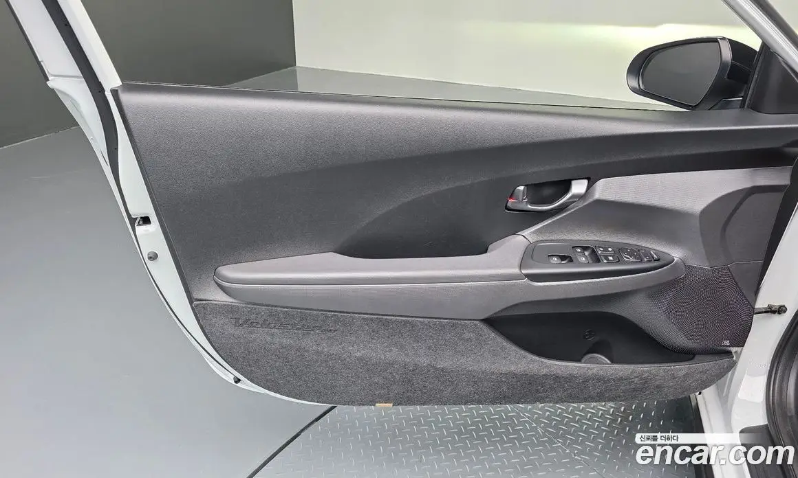 Hyundai Veloster 2018 1.6 автомат (гидро), фото 15