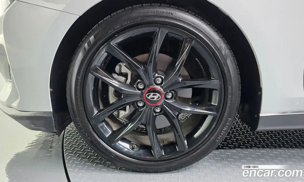 Hyundai Veloster 2018 1.6 автомат (гидро), фото 5