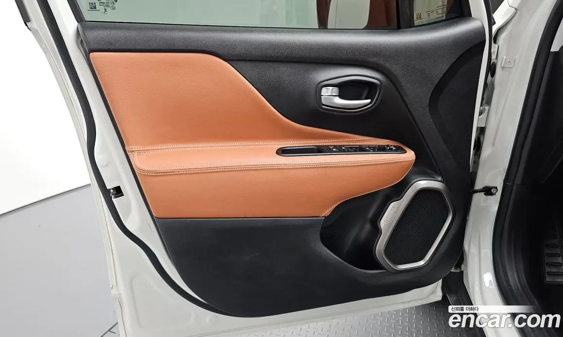 Jeep Renegade 2023 1.3 автомат (гидро), фото 14 Jeep Renegade 2023 1.3 автомат (гидро), фото 14