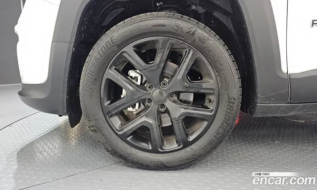 Jeep Renegade 2023 1.3 автомат (гидро), миниатюра 5 Jeep Renegade 2023 1.3 автомат (гидро), миниатюра 5