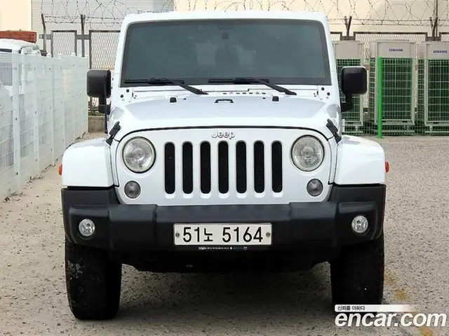 Jeep Wrangler 2015 2.8 автомат (гидро), миниатюра 1 Jeep Wrangler 2015 2.8 автомат (гидро), миниатюра 1