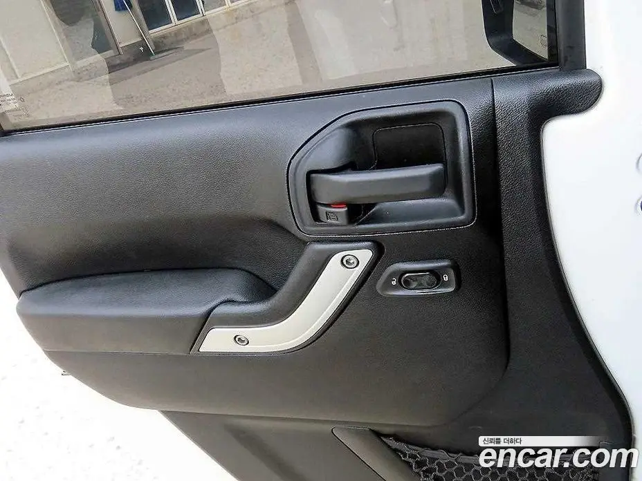 Jeep Wrangler 2015 2.8 автомат (гидро), фото 11 Jeep Wrangler 2015 2.8 автомат (гидро), фото 11