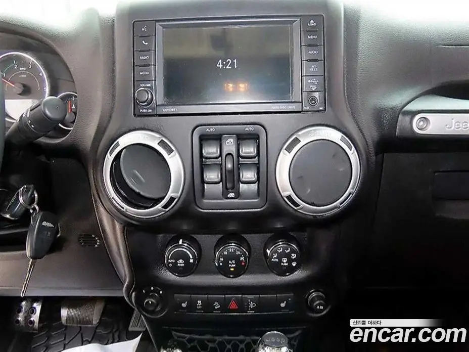Jeep Wrangler 2015 2.8 автомат (гидро), фото 13 Jeep Wrangler 2015 2.8 автомат (гидро), фото 13
