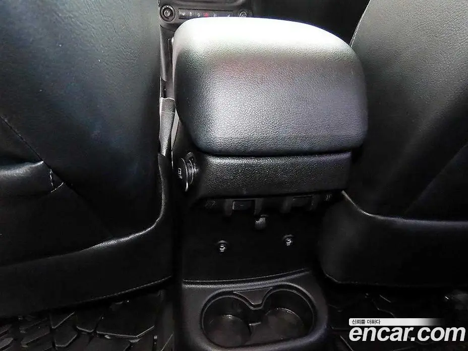 Jeep Wrangler 2015 2.8 автомат (гидро), фото 17 Jeep Wrangler 2015 2.8 автомат (гидро), фото 17